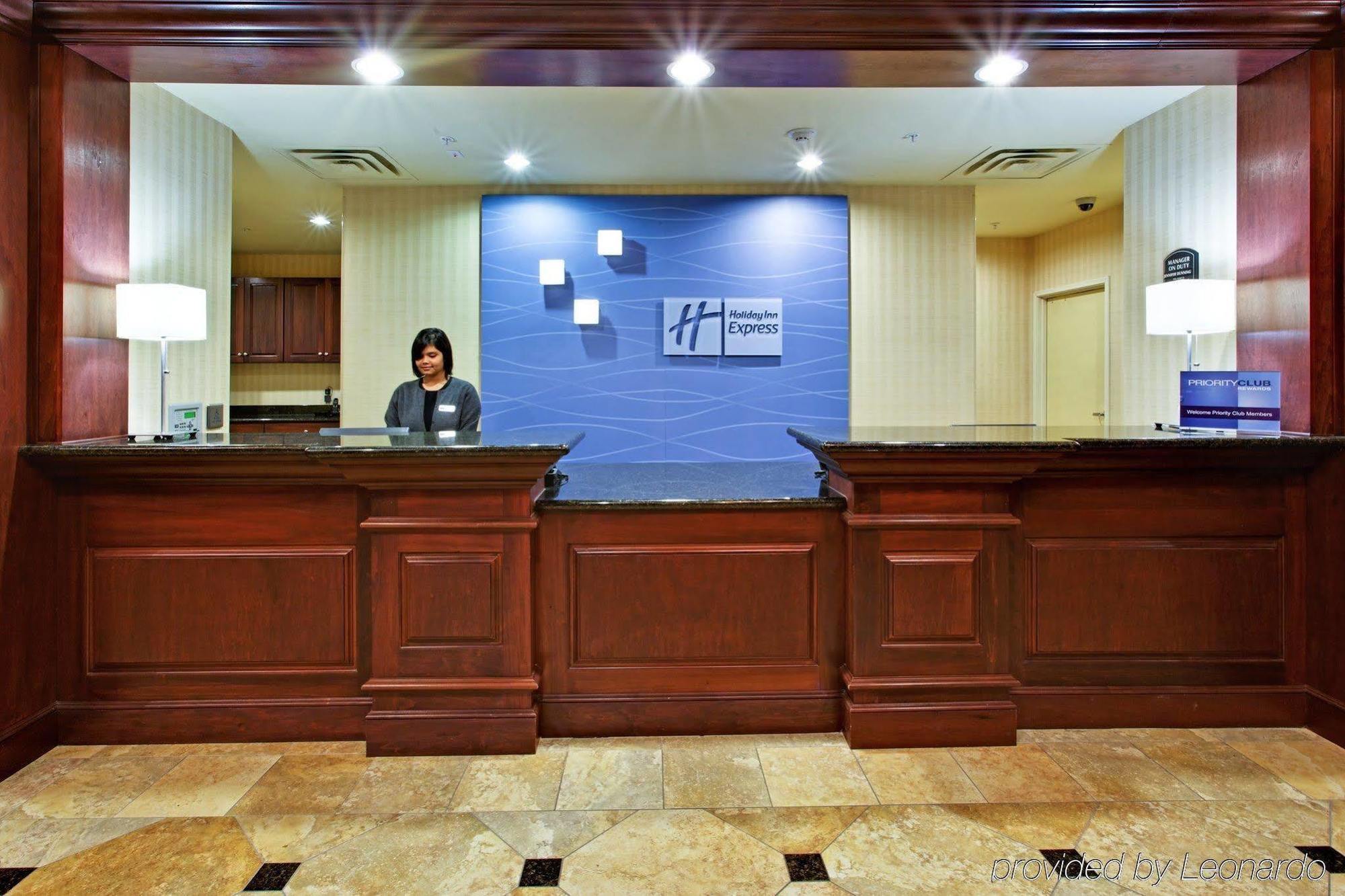 Holiday Inn Express Hotel & Suites Dfw West - Hurst By Ihg Beltér fotó